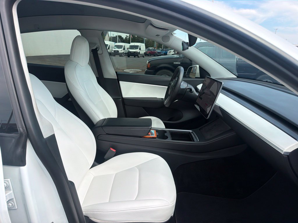 Used 2021 Tesla Model Y Long Range AWD/4WD image 35