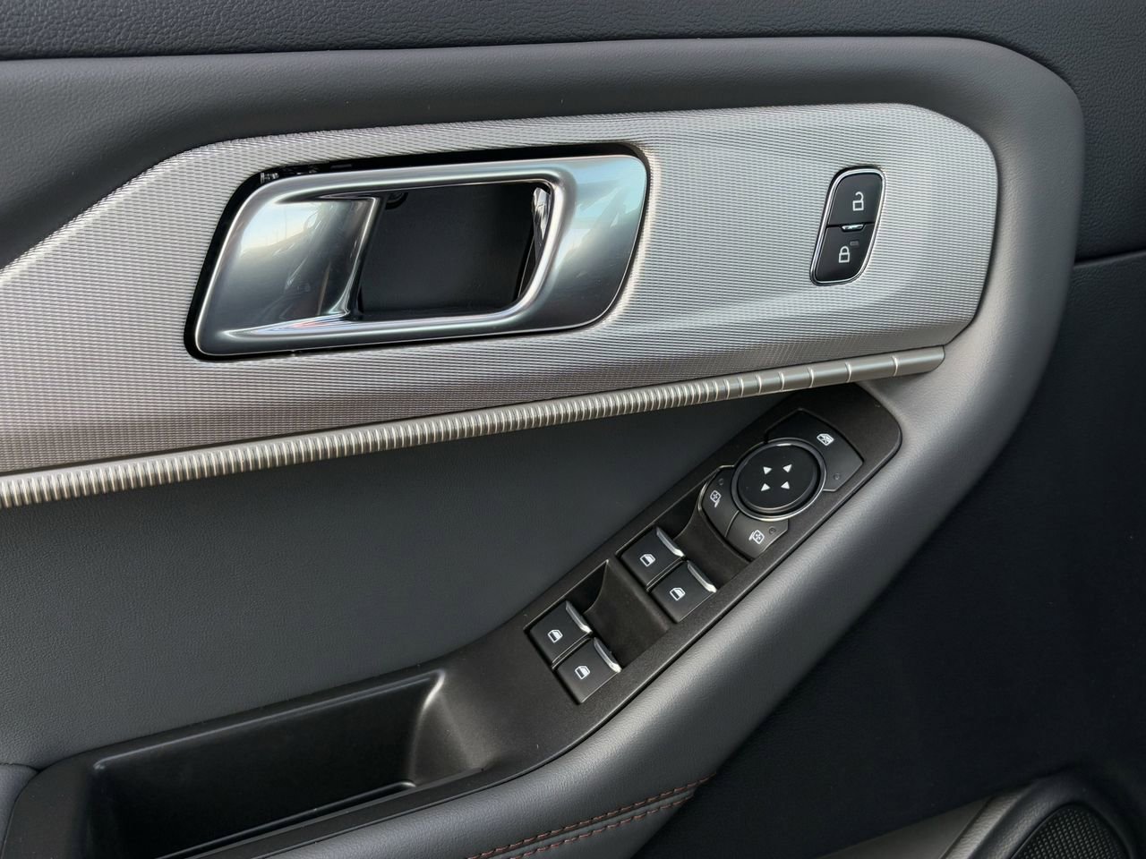 New 2026 Ford Explorer Active w/ Active Comfort Package image 58