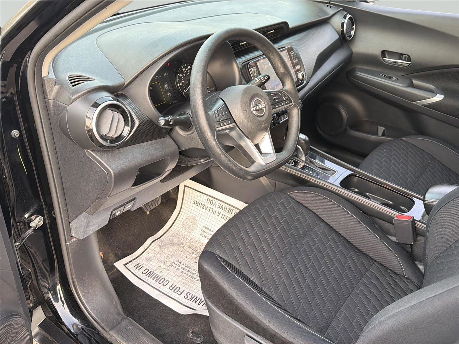 Used 2022 Nissan Kicks SV FWD image 9