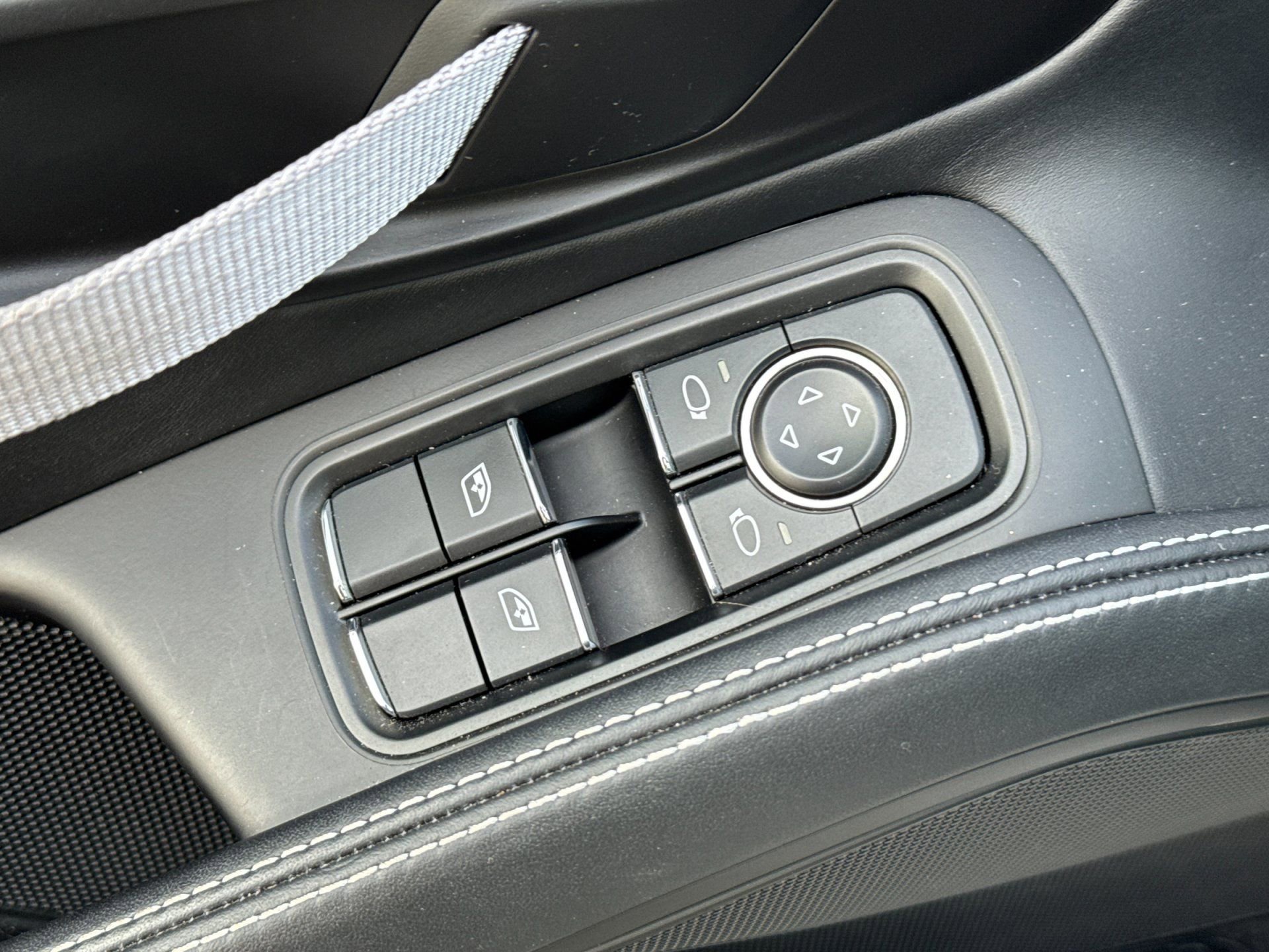 Used 2016 Porsche 911 R image 11