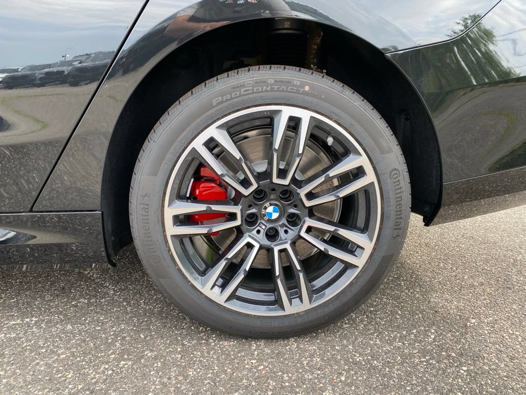 New 2027 BMW 550e xDrive AWD/4WD image 5