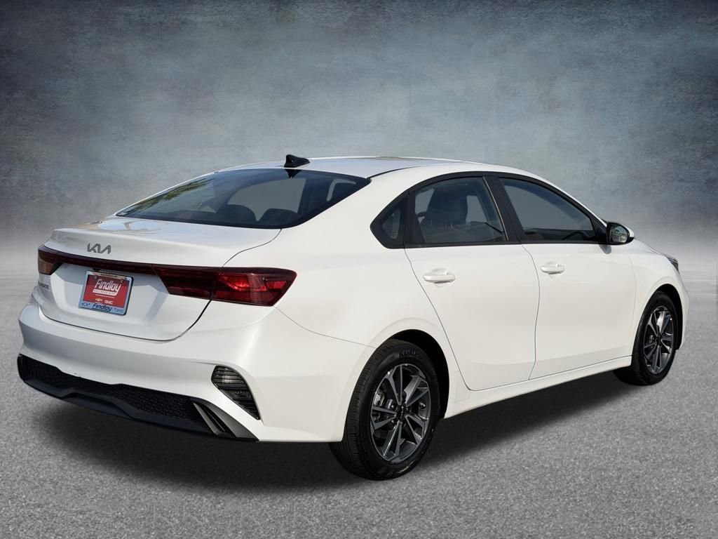 Used 2024 Kia Forte LXS image 3