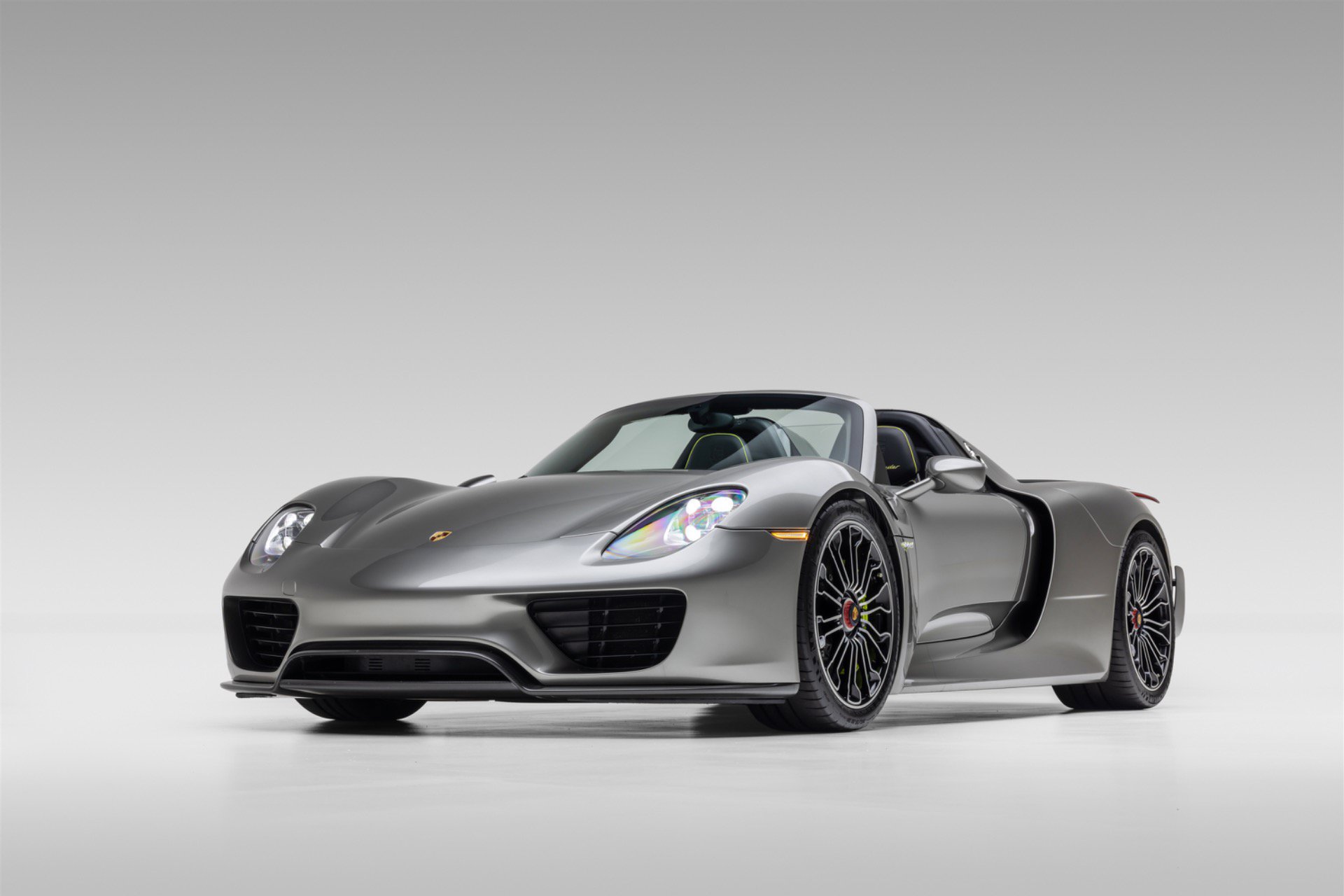 Used 2015 Porsche 918 Spyder AWD/4WD image 61