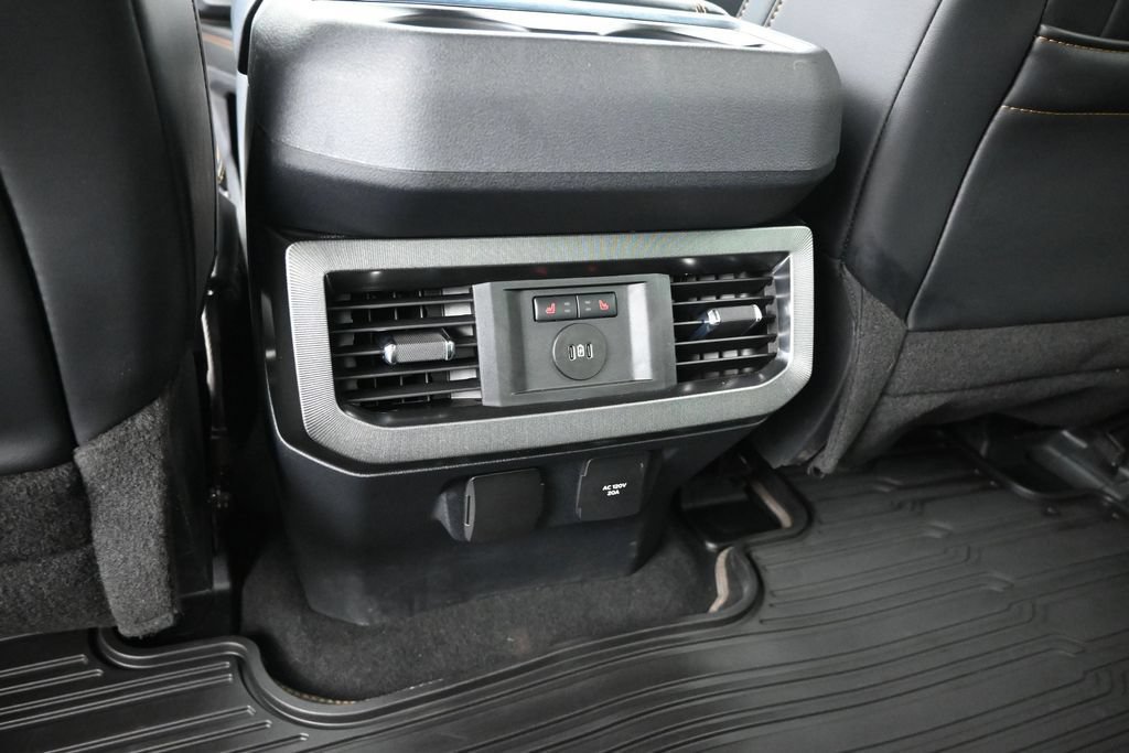 Used 2024 Ford F250 Platinum AWD/4WD image 13