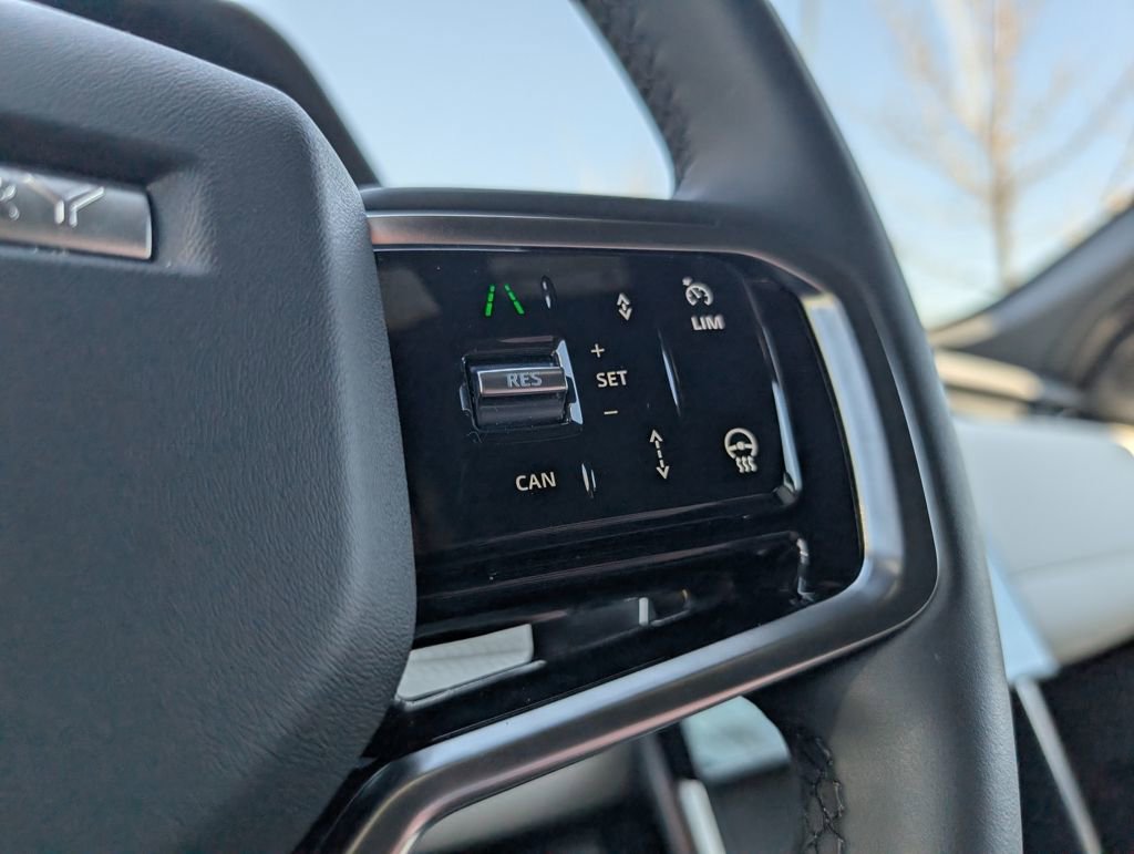 Used 2025 Land Rover Discovery Sport Dynamic SE image 24