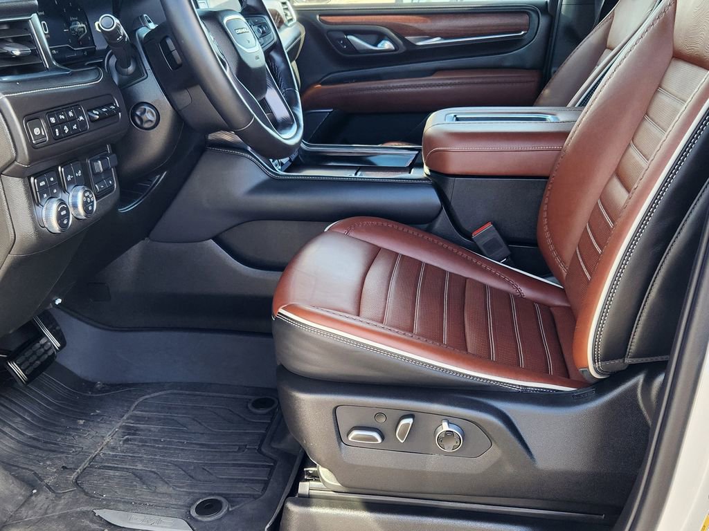 Certified 2024 GMC Yukon Denali Ultimate image 13