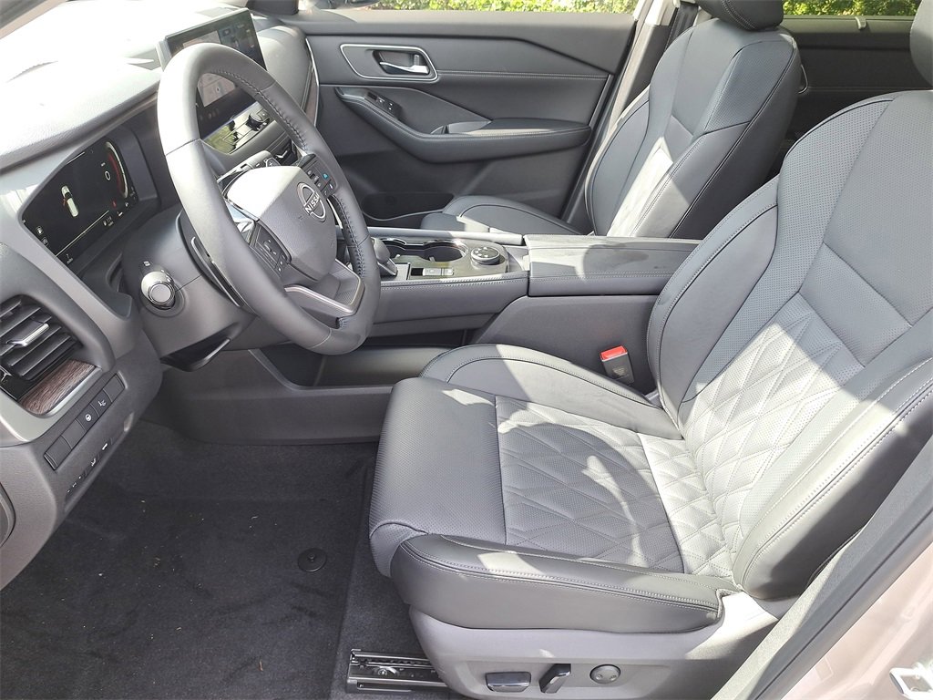 New 2026 Nissan Rogue Platinum image 19
