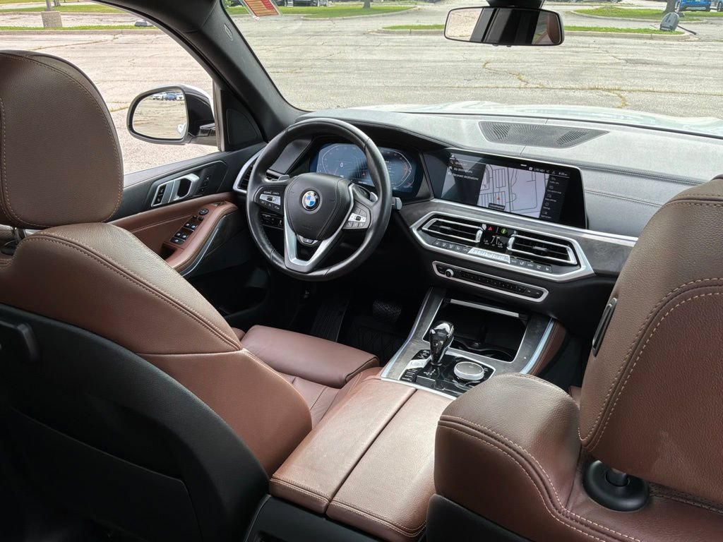 Used 2021 BMW X5 xDrive40i w/ Parking Assistance Package AWD/4WD image 39