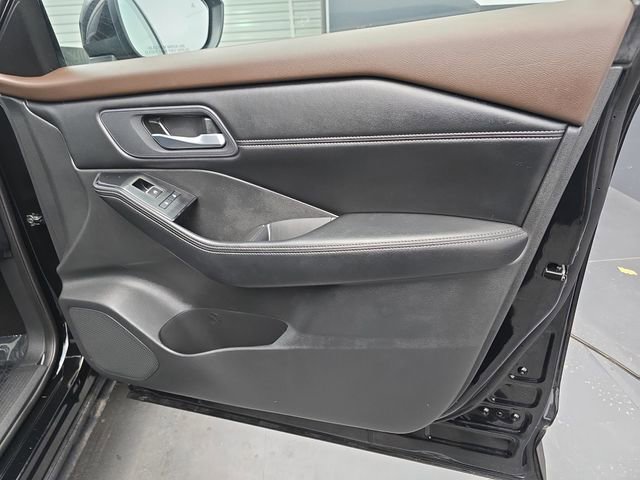 Used 2023 Nissan Rogue SL image 51