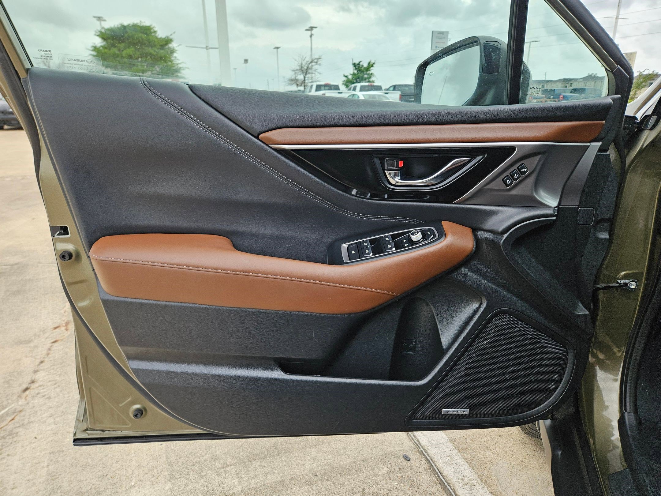 Used 2022 Subaru Outback Touring image 11