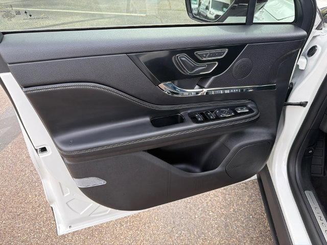 New 2026 Lincoln Corsair Premiere FWD image 11