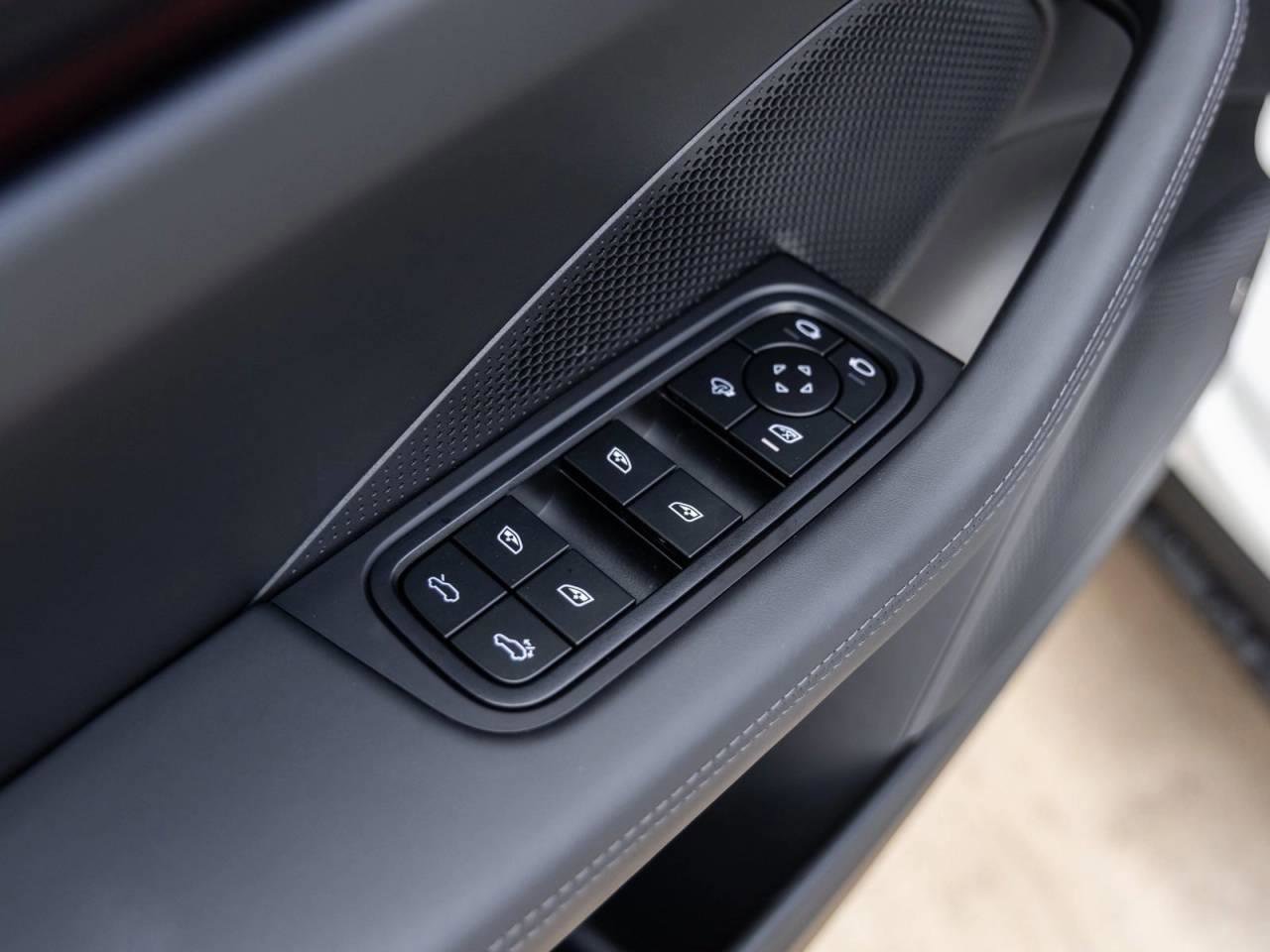 Used 2025 Porsche Macan 4S Electric image 66