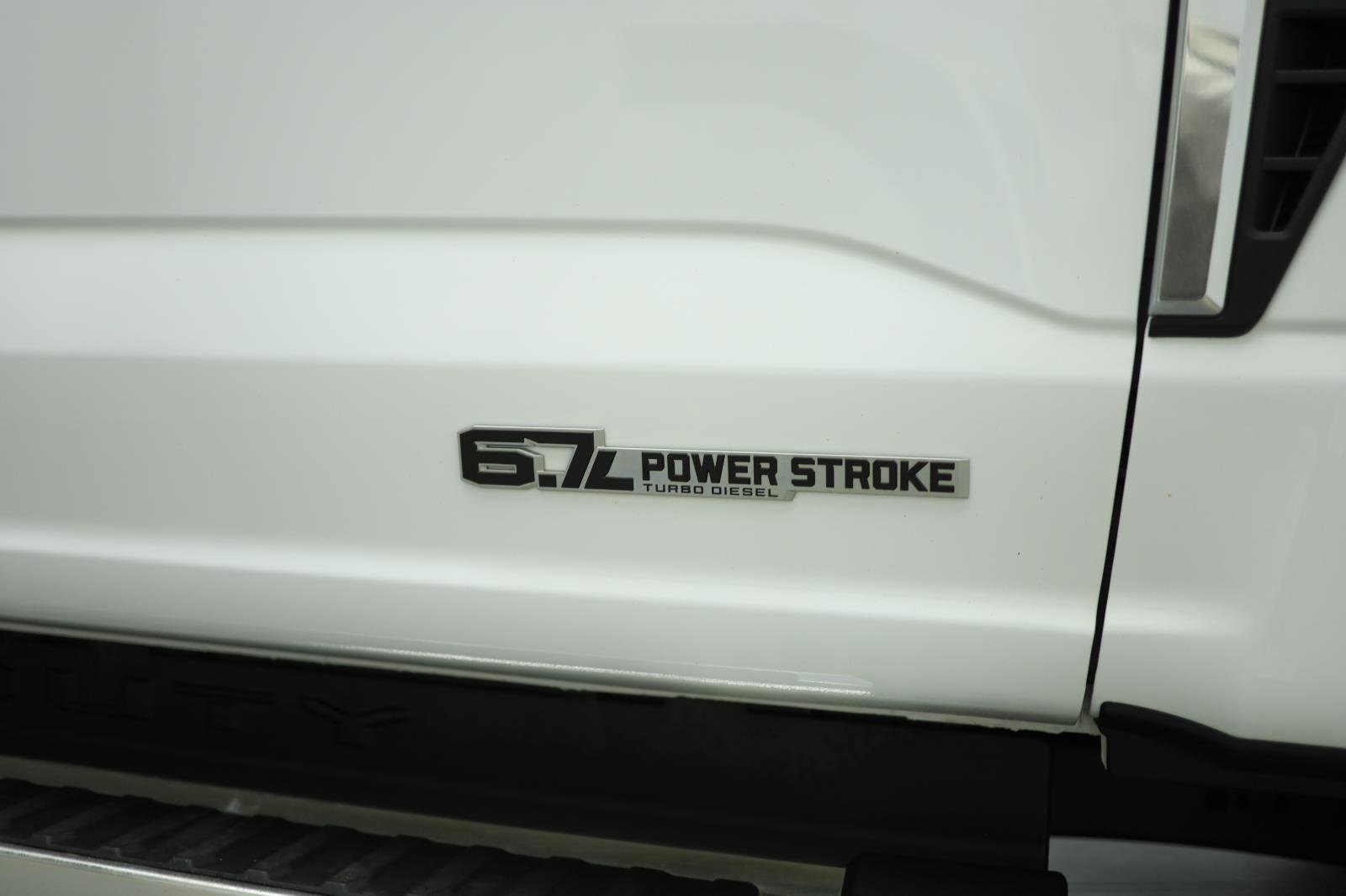 Used 2023 Ford F350 Lariat image 19