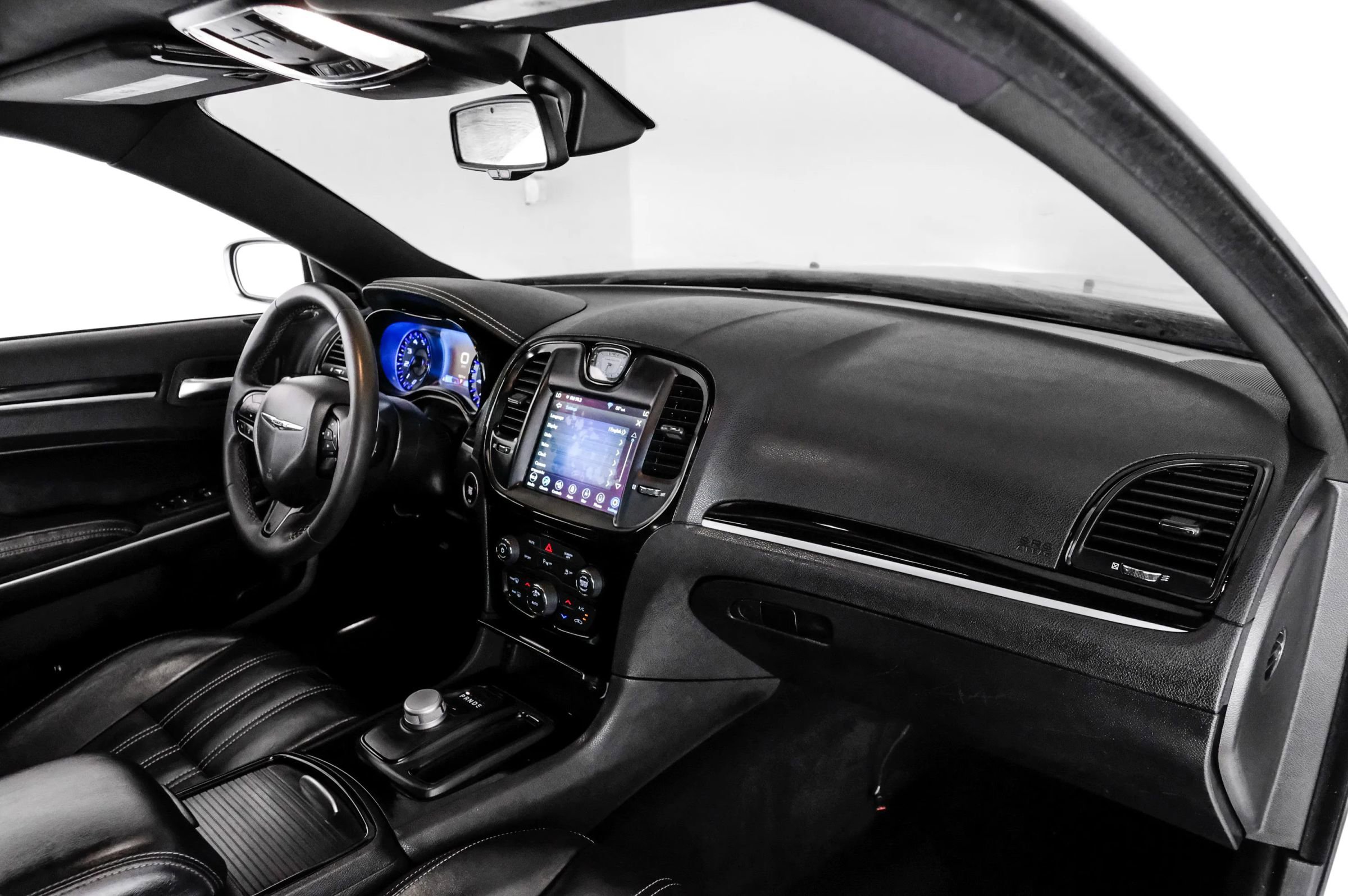Used 2022 Chrysler 300 S RWD image 9