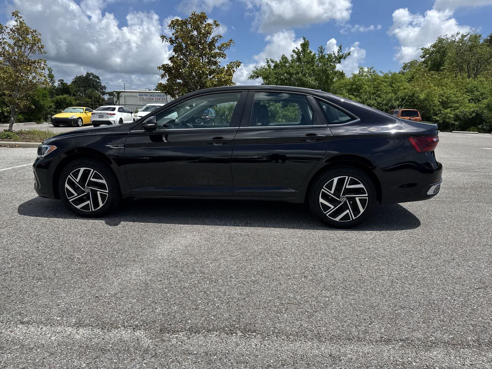 Used 2024 Volkswagen Jetta SEL FWD image 28