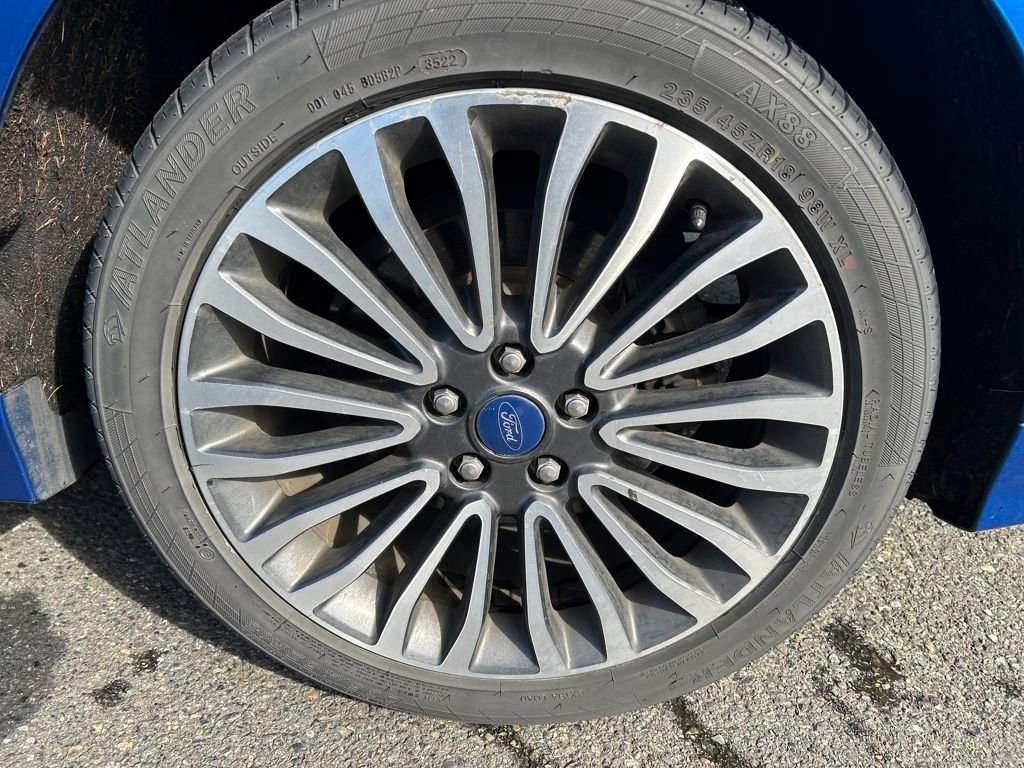 Used 2017 Ford Fusion SE image 12