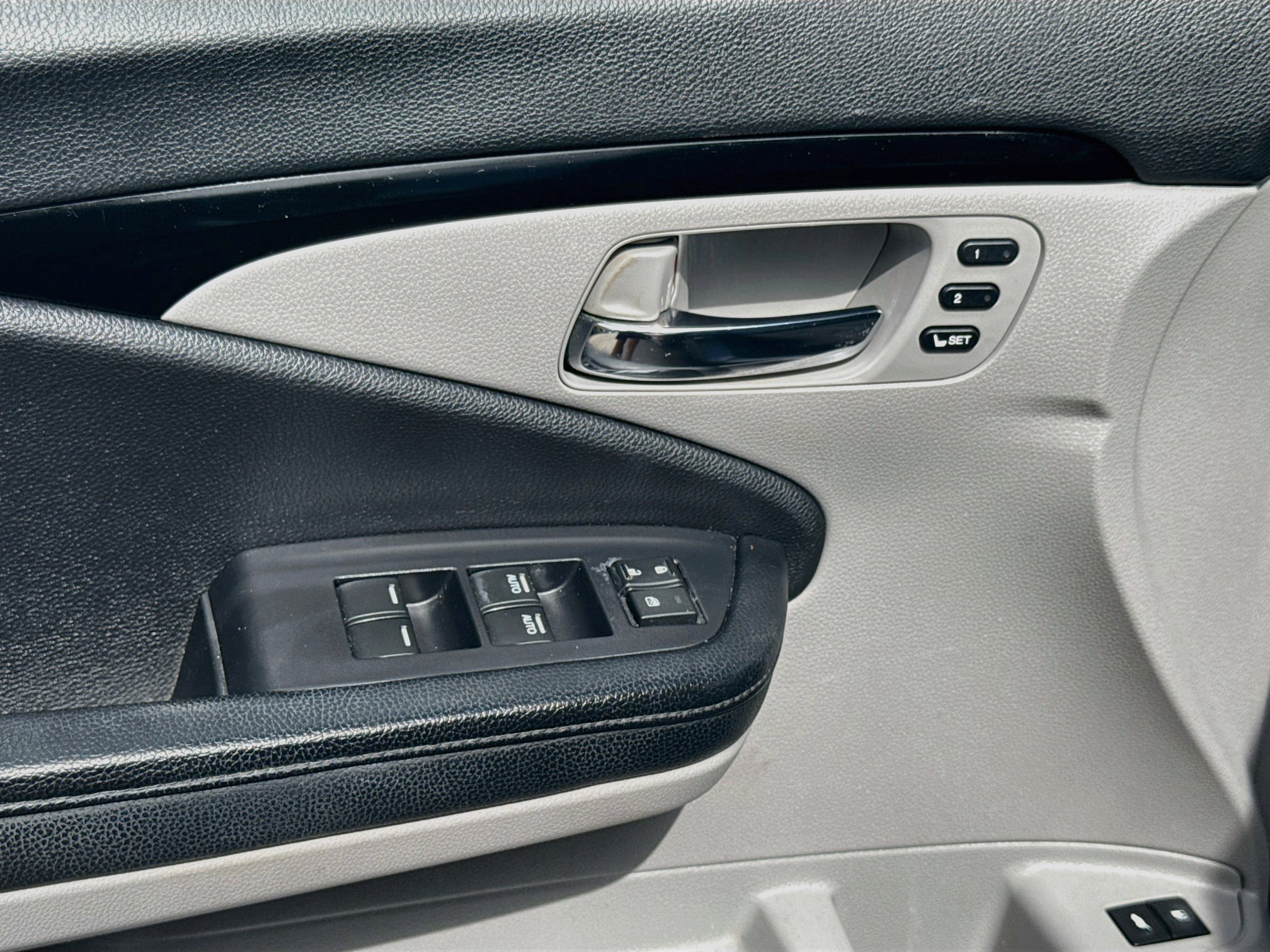 Used 2019 Honda Pilot Touring image 16