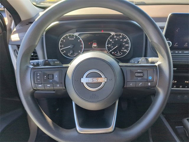 Used 2023 Nissan Rogue SV image 30