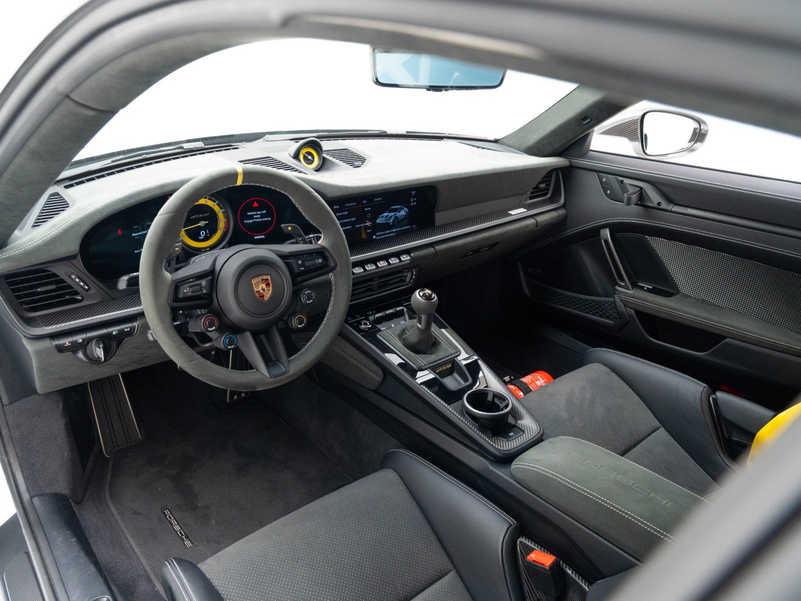 Certified 2025 Porsche 911 GT3 RS RWD image 4