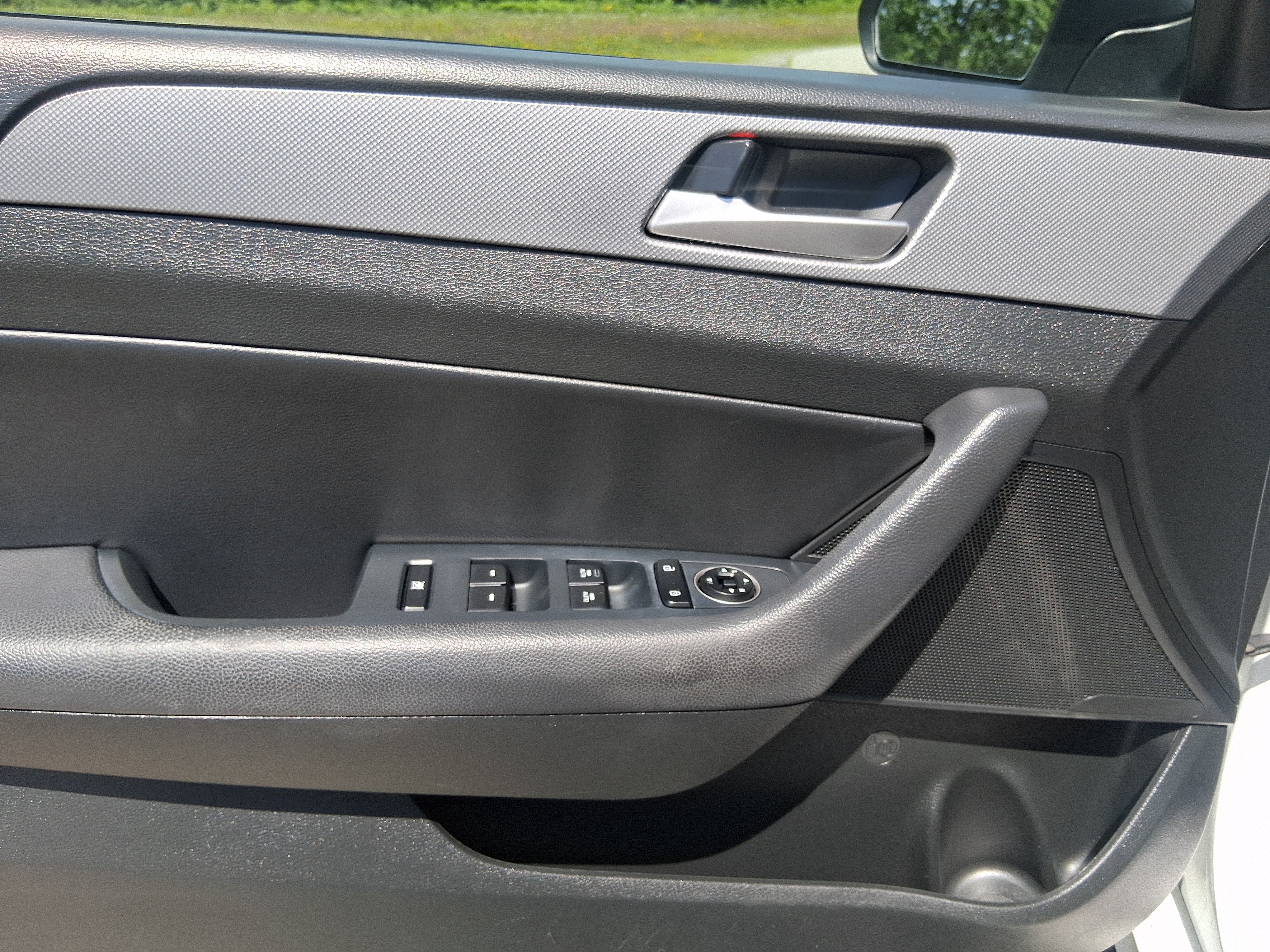 Used 2019 Hyundai Sonata SEL w/ Tech Package 02 FWD image 15