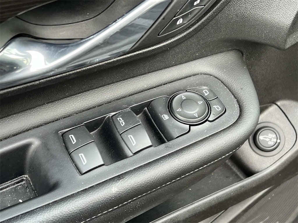 Used 2024 GMC Terrain SLT w/ Elevation Edition image 14