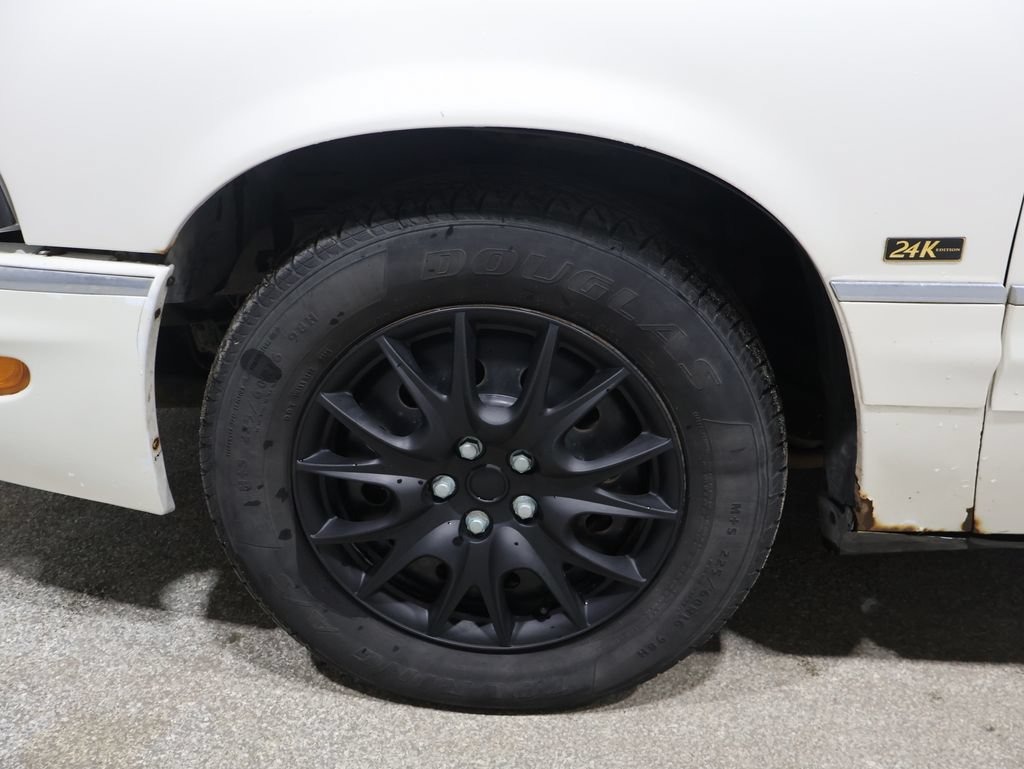 Used 2004 Buick Park Avenue w/ Prestige Feature Package FWD image 9