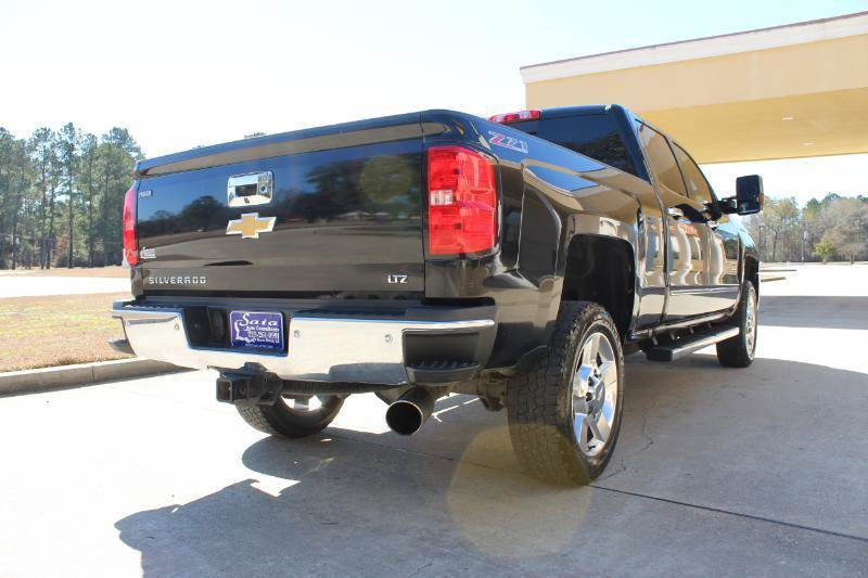 Used 2017 Chevrolet Silverado 2500 LTZ w/ Vortec Plus Package image 17