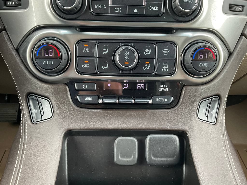 Used 2019 Chevrolet Tahoe LT w/ LT Signature Package AWD/4WD image 9