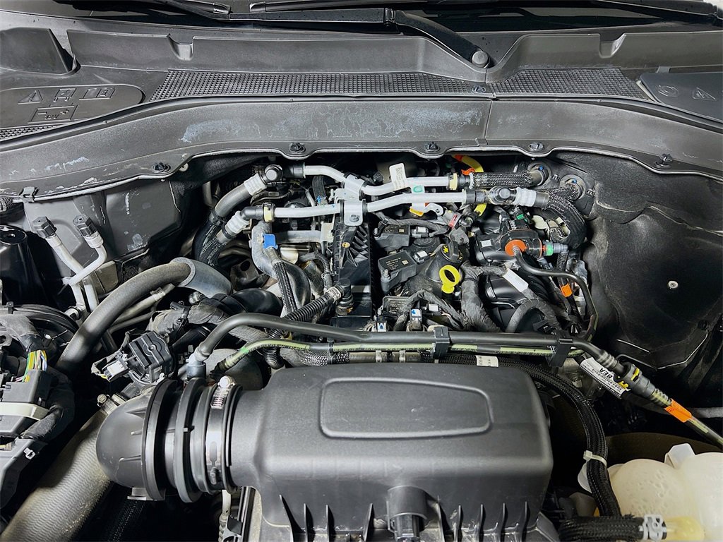 Used 2024 Ford Explorer XLT w/ Equipment Group 202A image 28