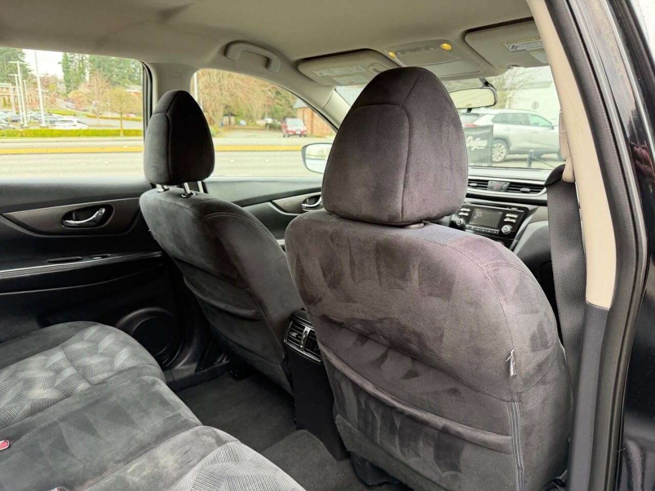 Used 2014 Nissan Rogue S image 23