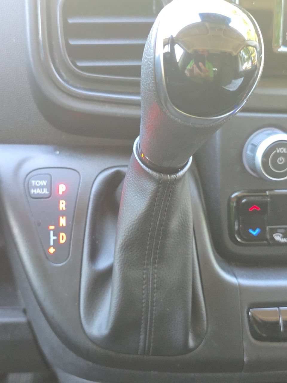 Used 2025 RAM ProMaster 2500 w/ U-Haul Equipment Group FWD image 30