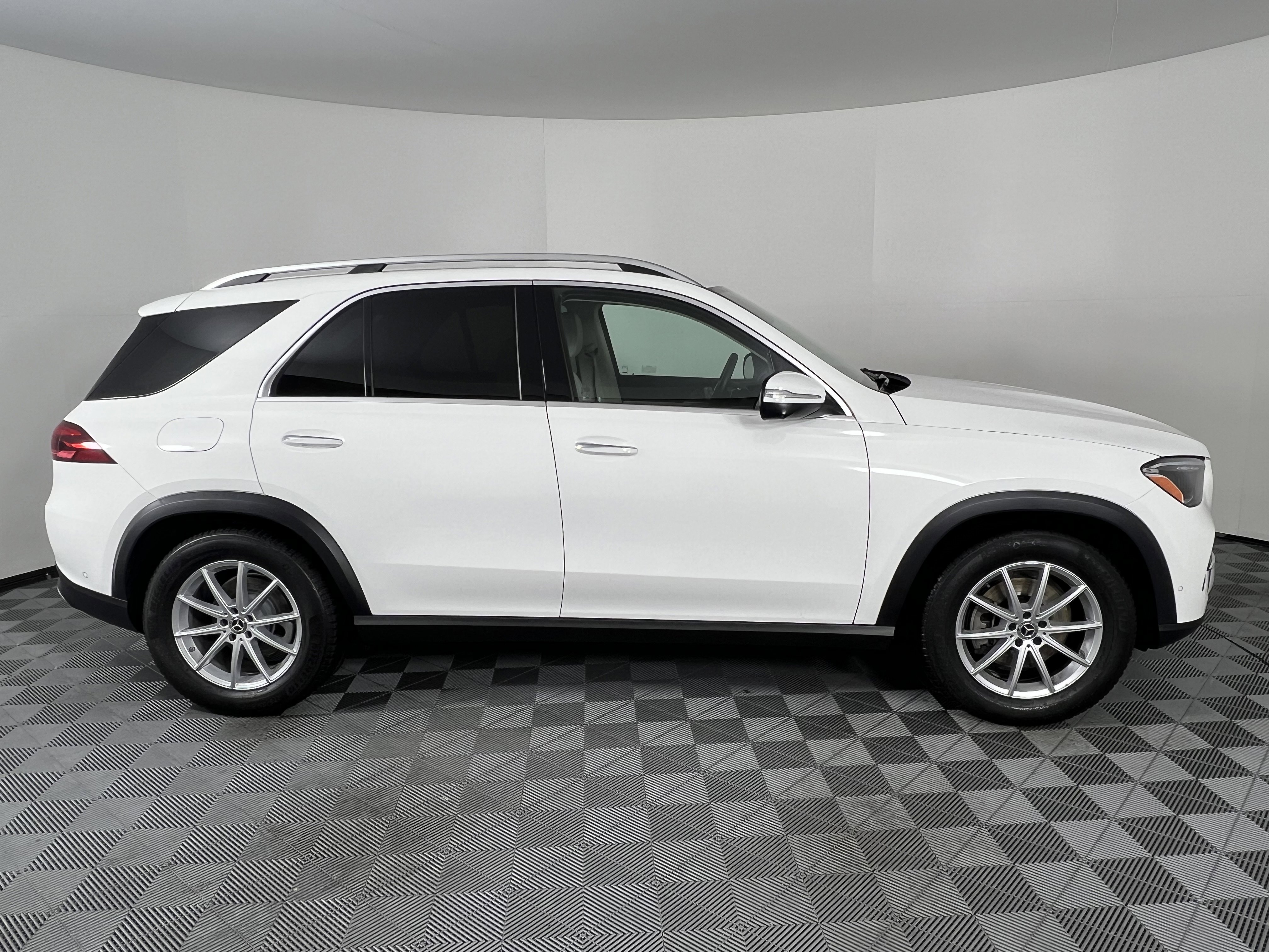 New 2026 Mercedes-Benz GLE 350 4MATIC image 9