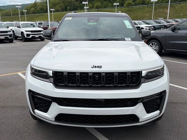 New 2026 Jeep Grand Cherokee Summit AWD/4WD image 9