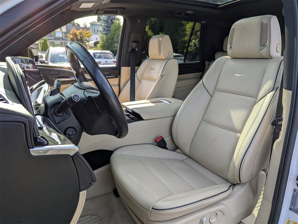 Used 2022 Cadillac Escalade Premium Luxury image 28