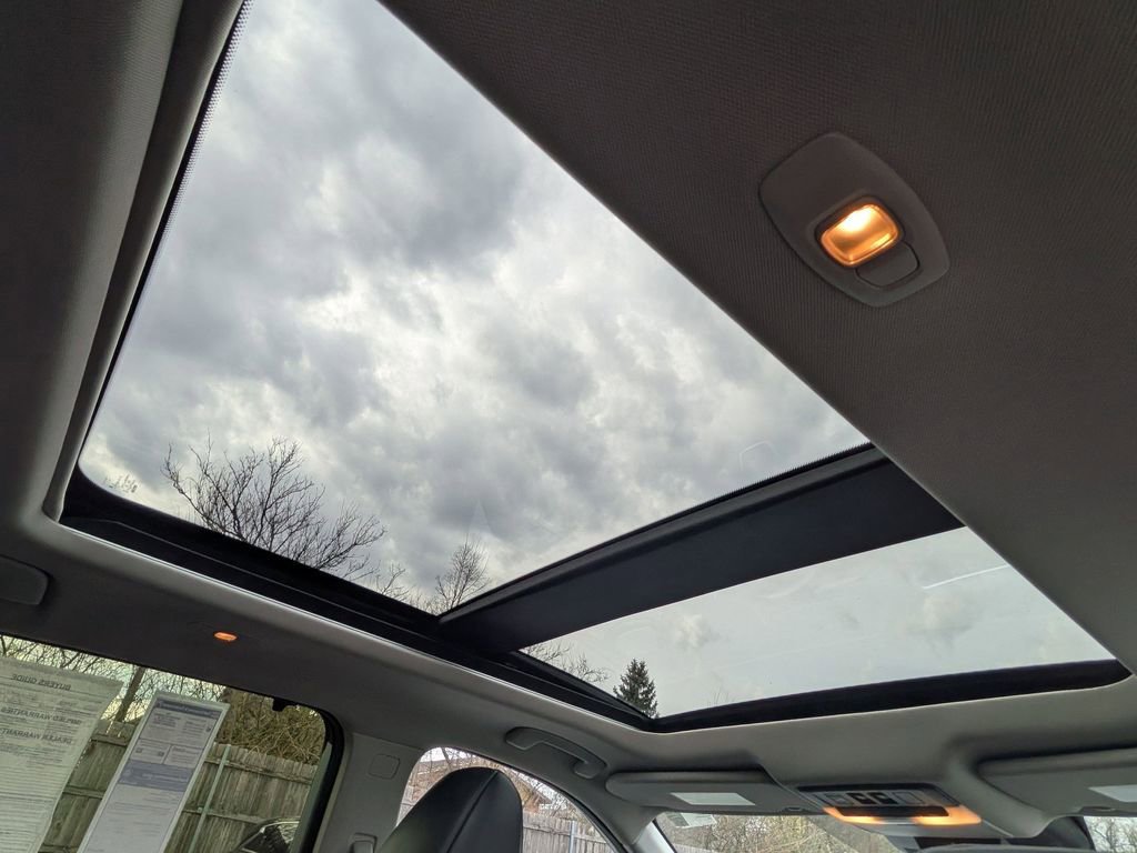 Used 2024 Nissan Rogue SV w/ SV Premium Package image 25