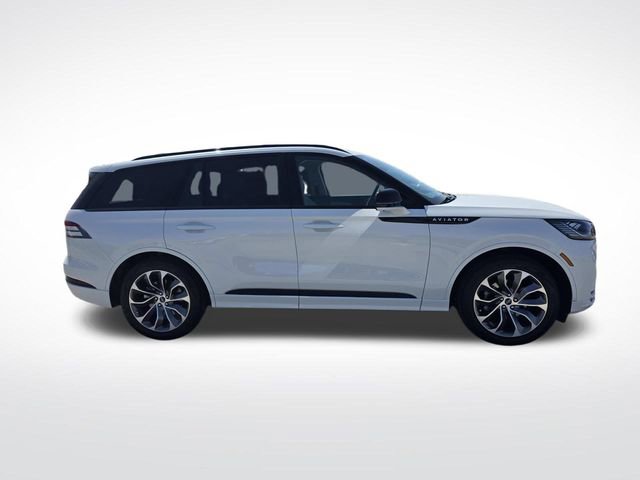 New 2026 Lincoln Aviator 2WD w/ Jet Appearance Package image 2