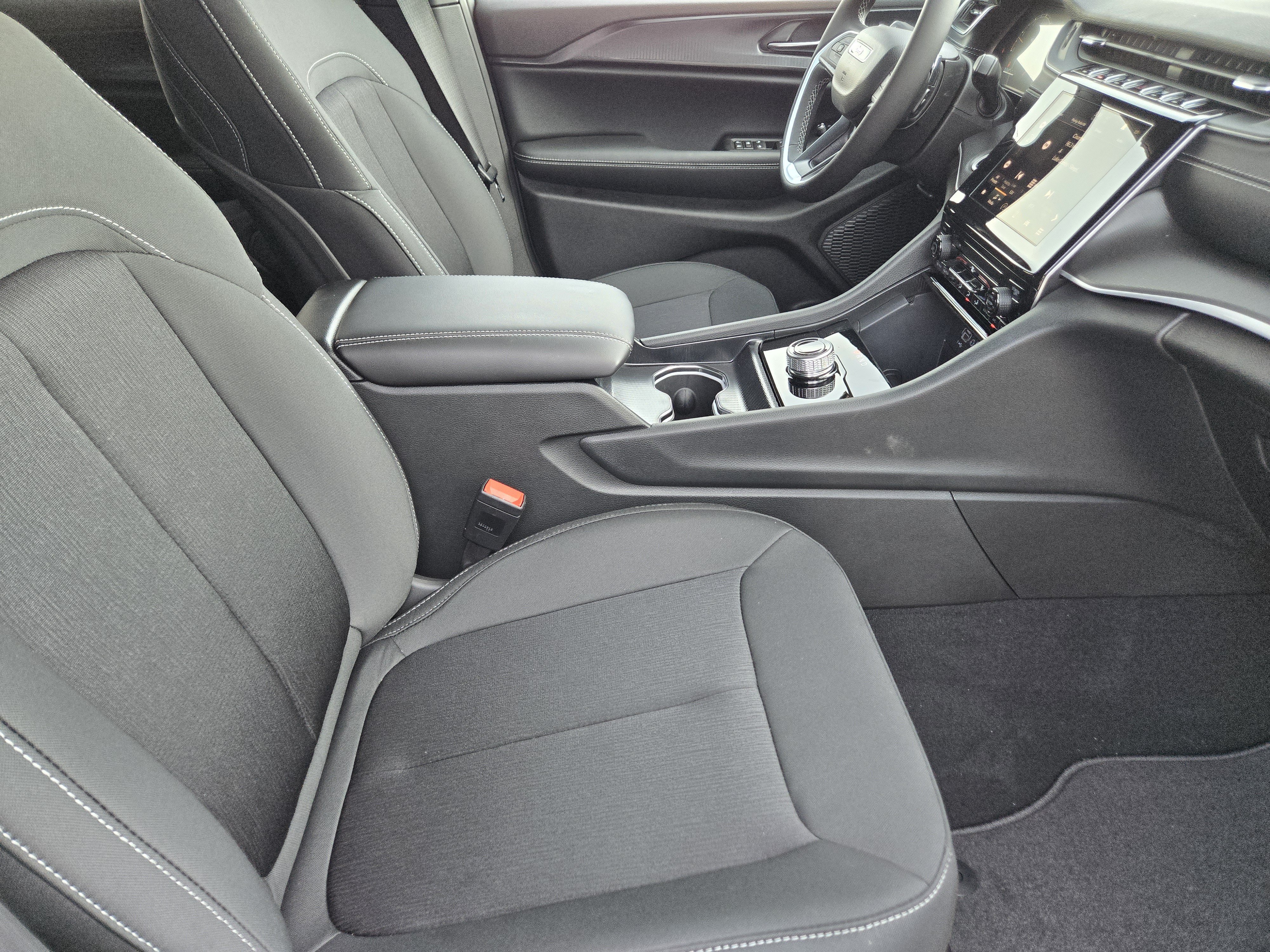 New 2026 Jeep Grand Cherokee L Laredo AWD/4WD image 12
