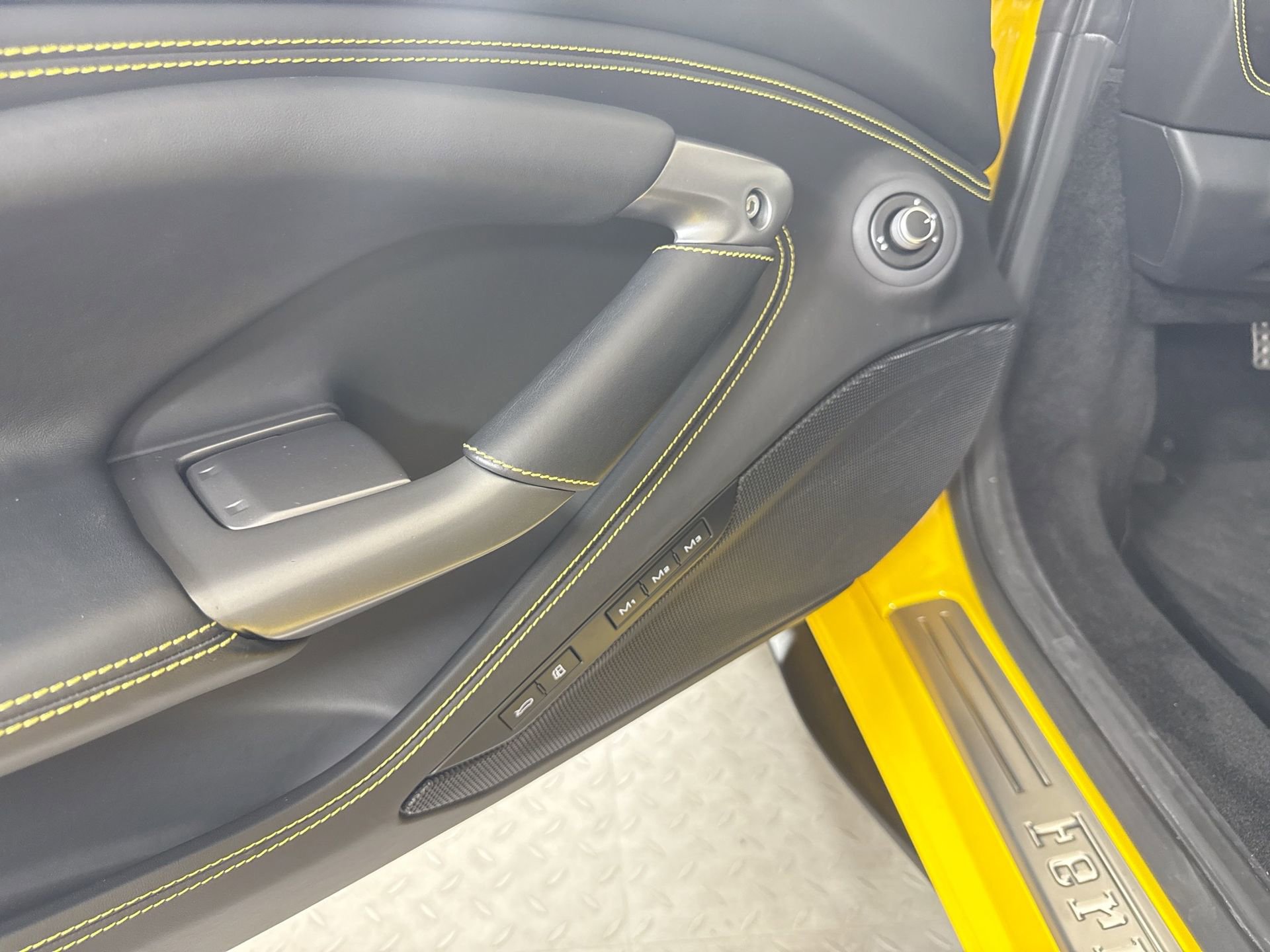 Certified 2021 Ferrari F8 Tributo image 16