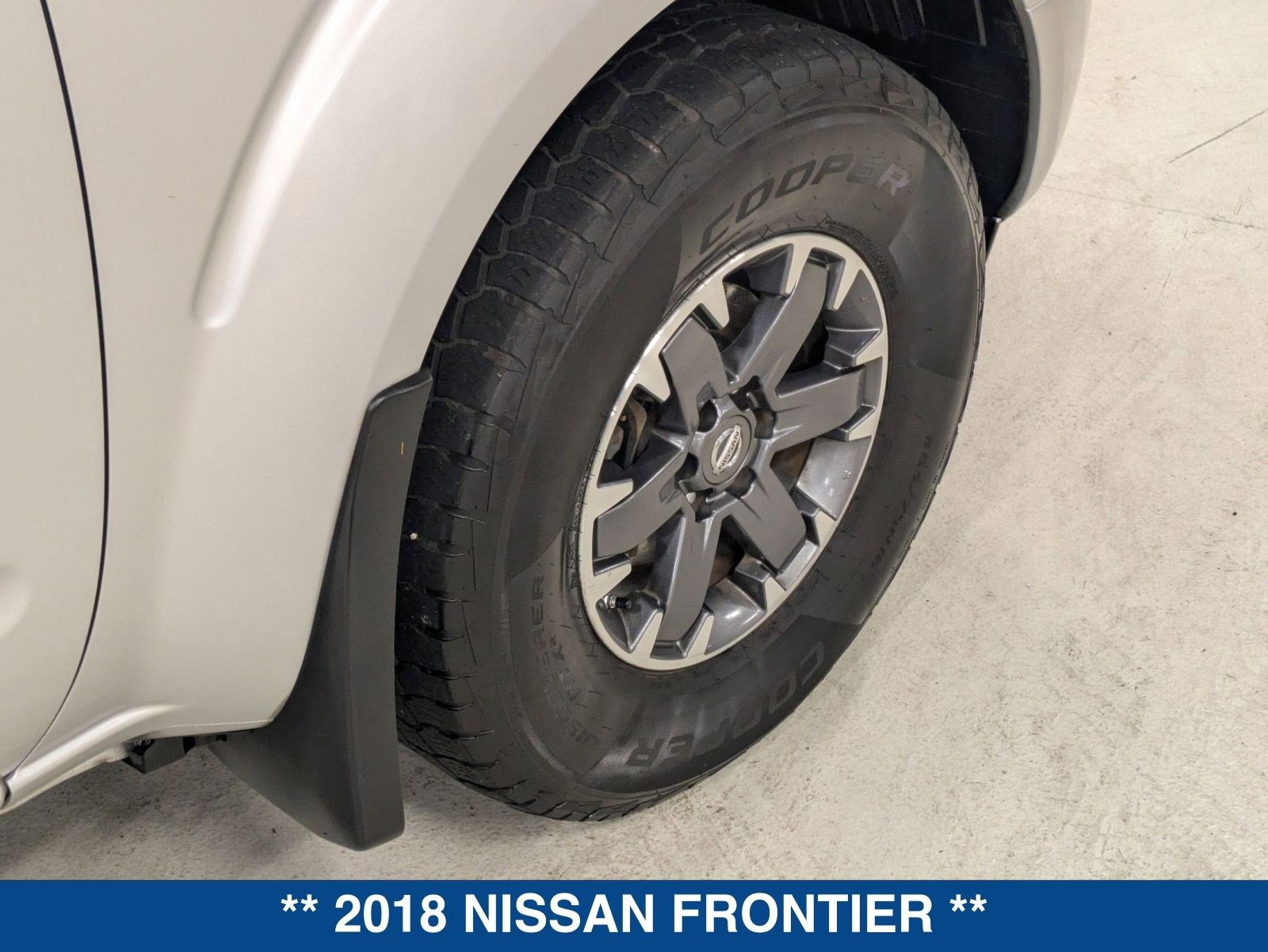 Used 2018 Nissan Frontier PRO-4X image 12