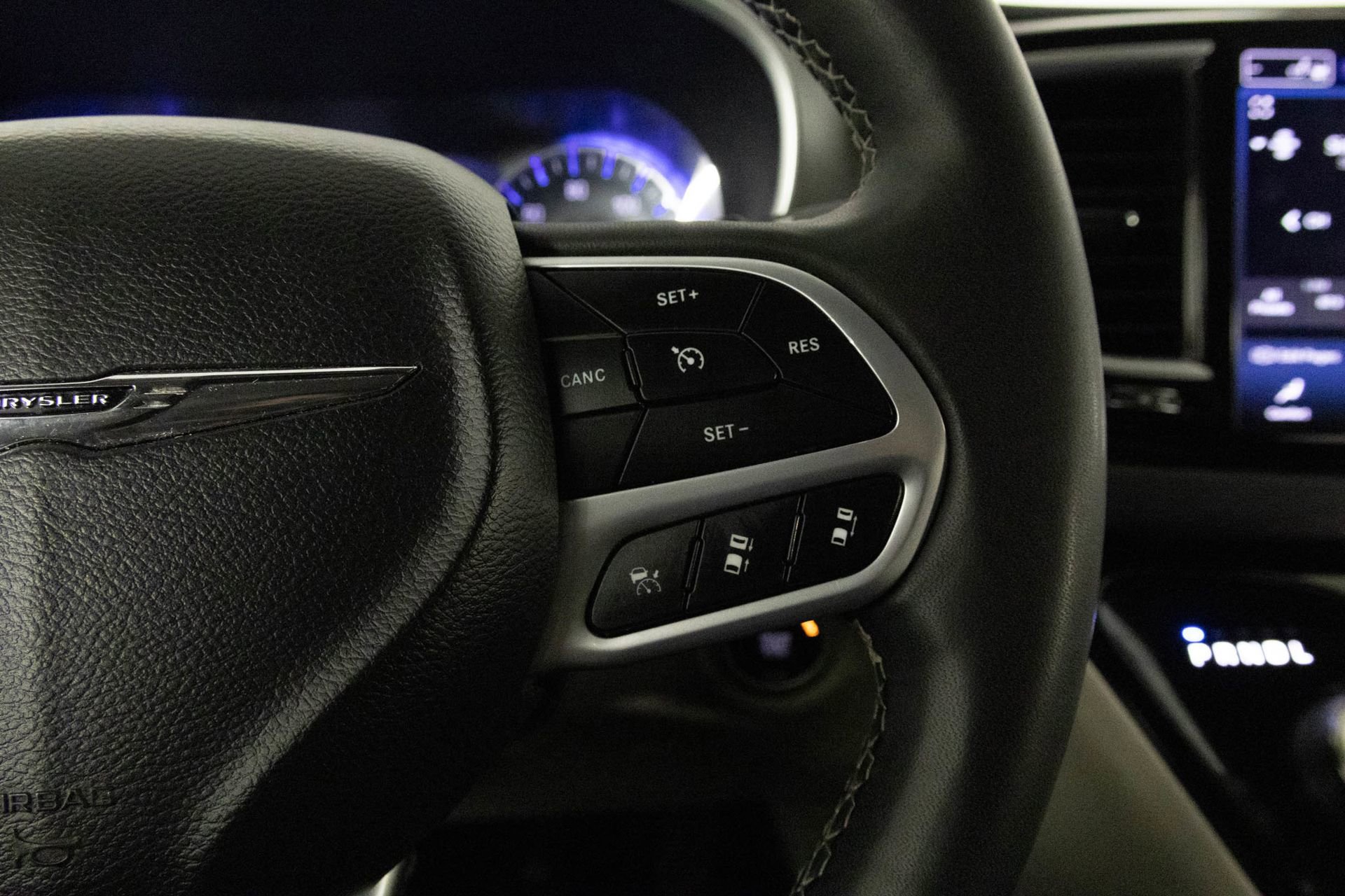 Used 2023 Chrysler Pacifica Touring-L image 29