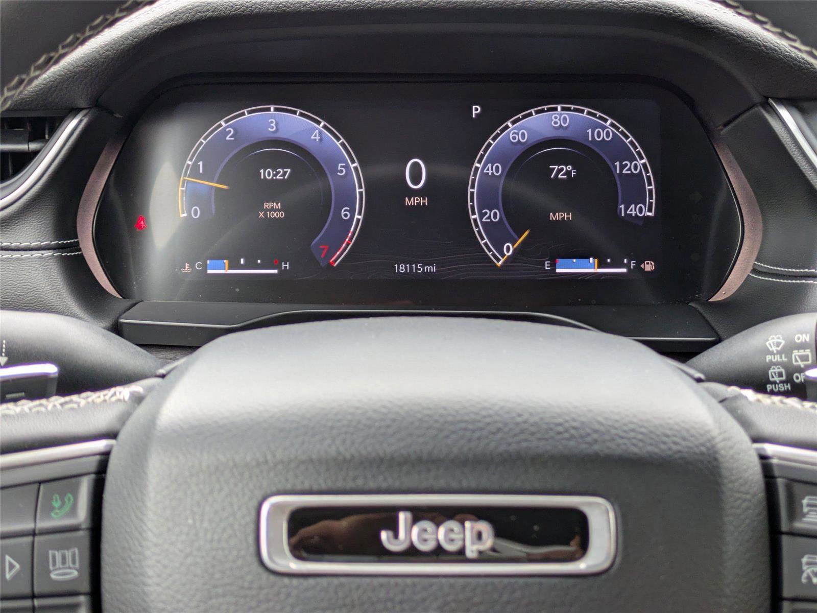 Used 2023 Jeep Grand Cherokee Limited w/ Luxury Tech Group II AWD/4WD image 32