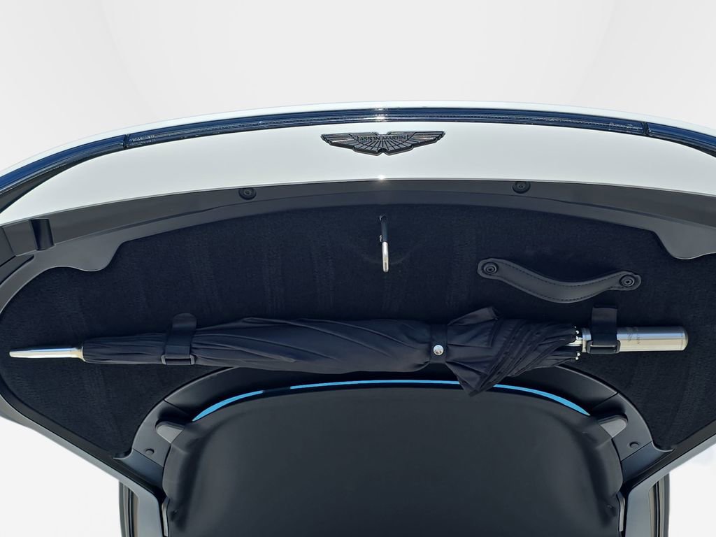 Used 2023 Aston Martin V8 Vantage Coupe image 14