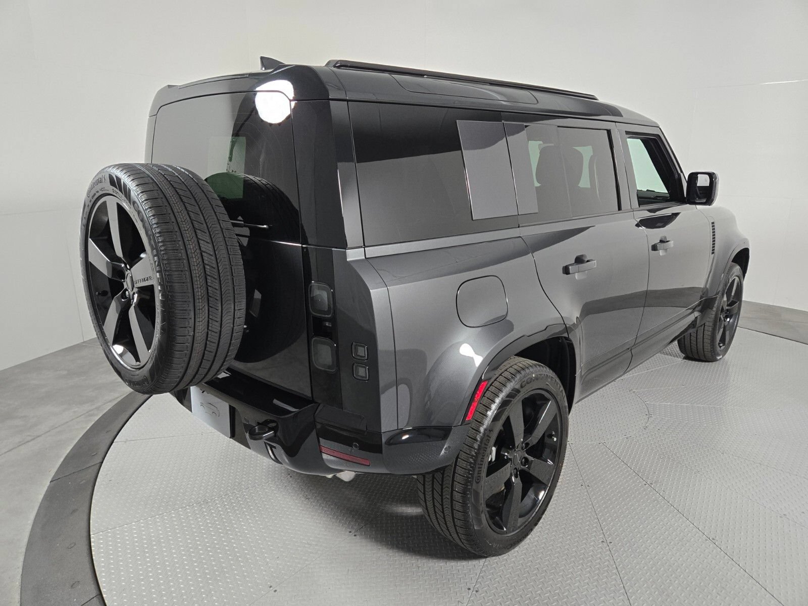 New 2026 Land Rover Defender 110 X-Dynamic SE AWD/4WD video 2