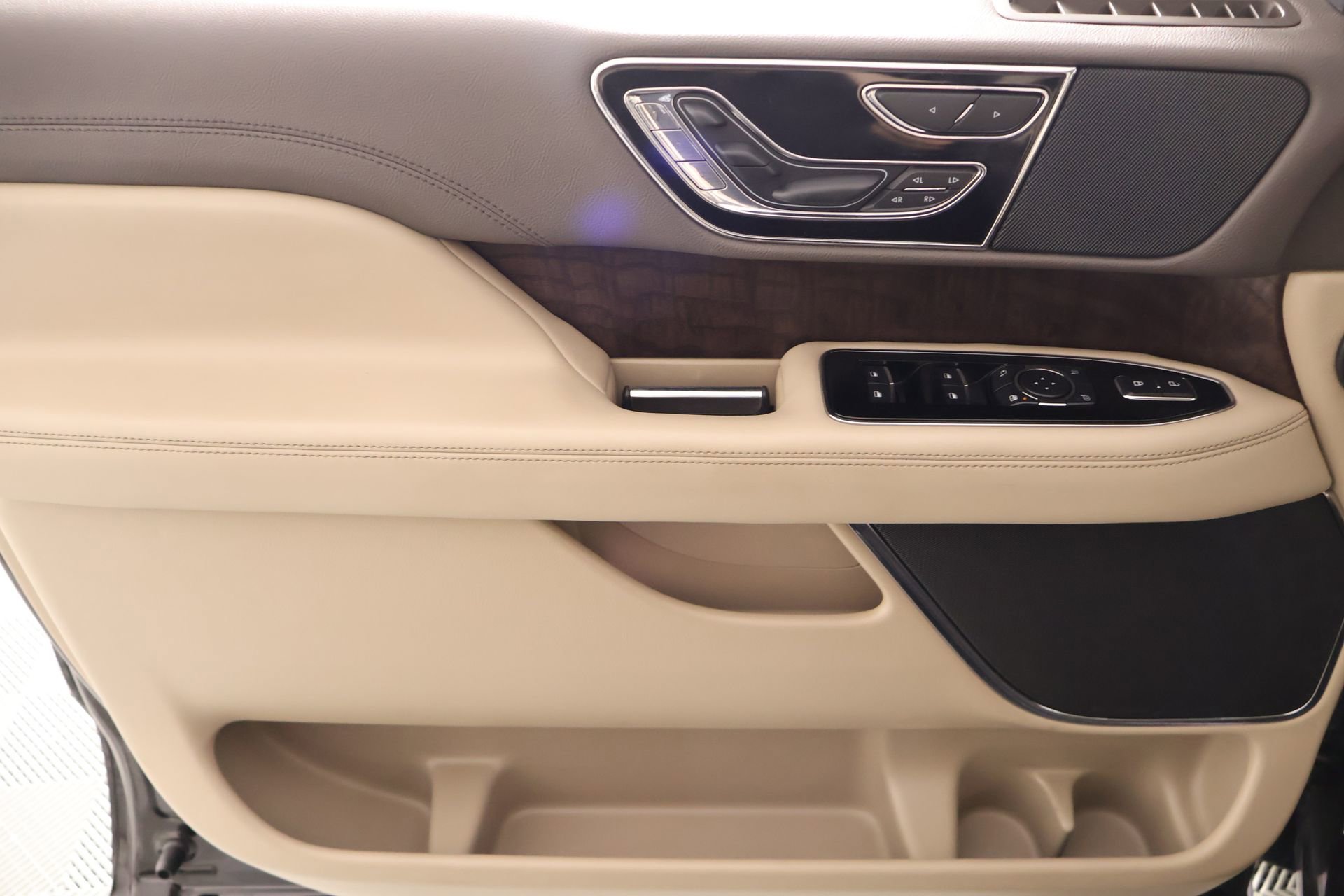 Used 2022 Lincoln Navigator Reserve image 17