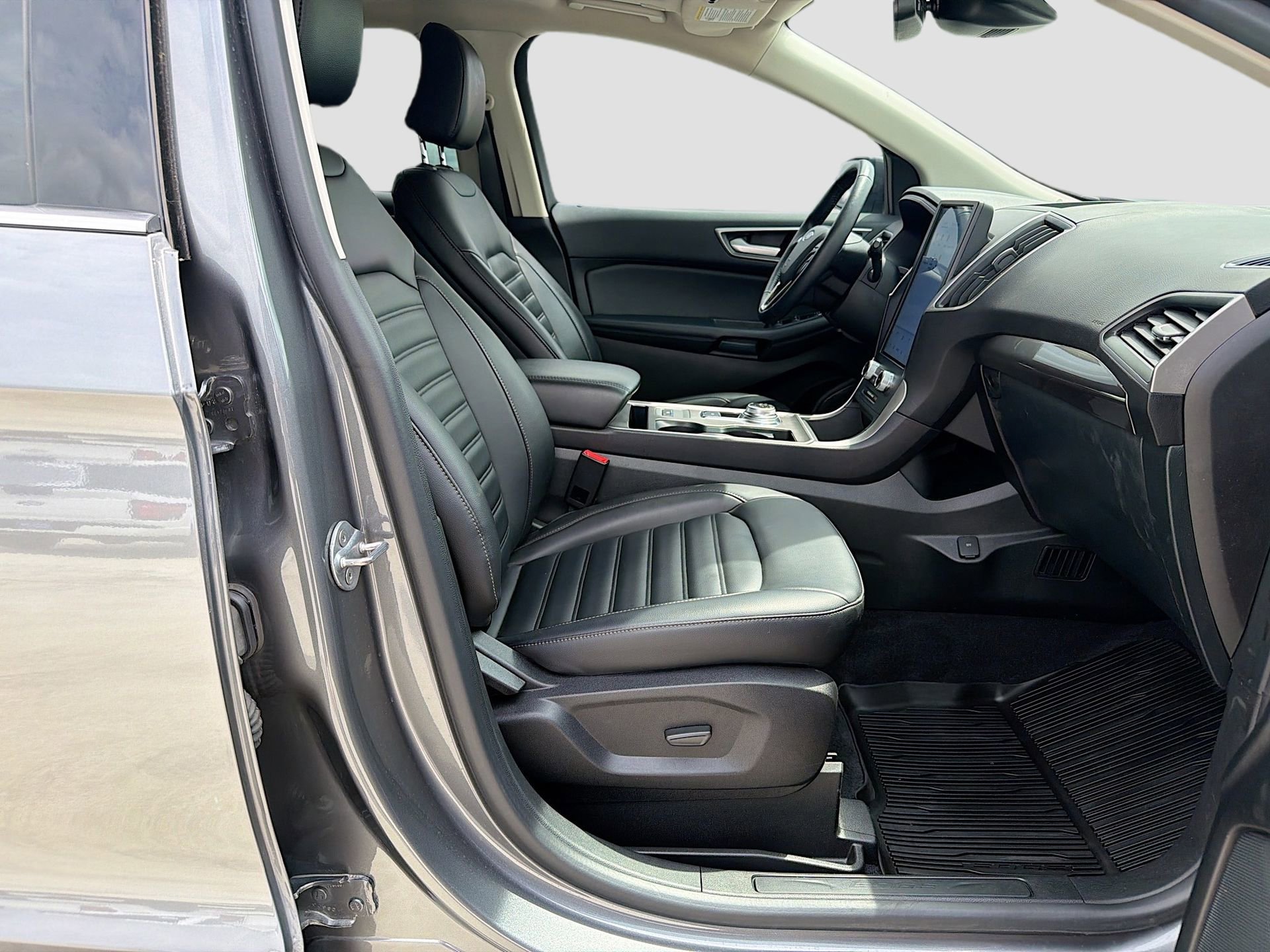 Used 2024 Ford Edge SEL w/ Convenience Package image 32