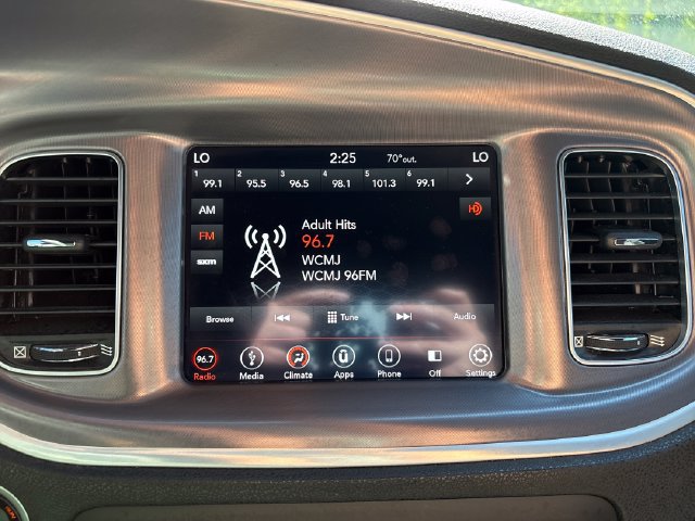 Used 2019 Dodge Charger SXT AWD/4WD image 14