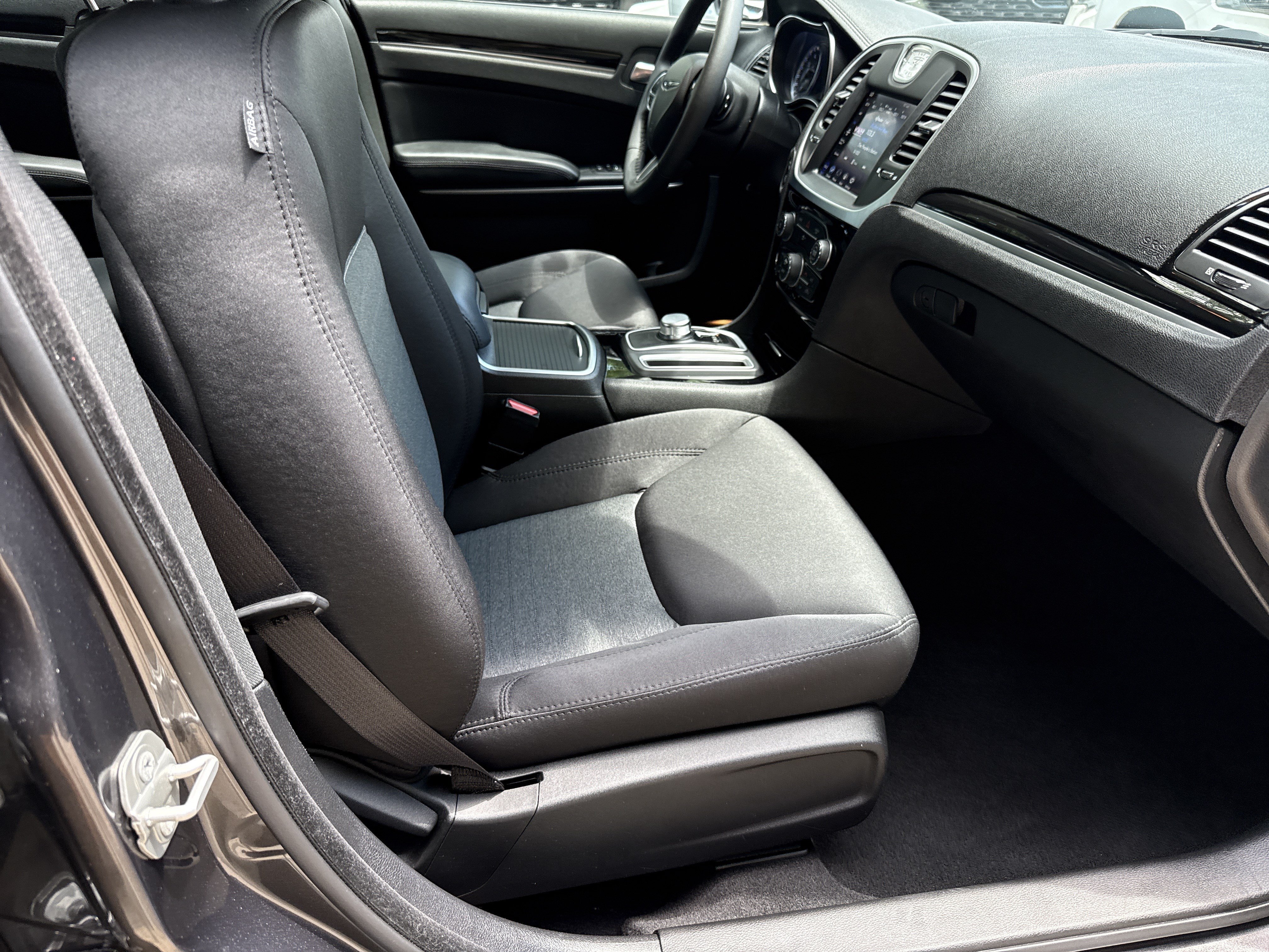 Used 2023 Chrysler 300 Touring w/ Sport Appearance Package RWD image 13