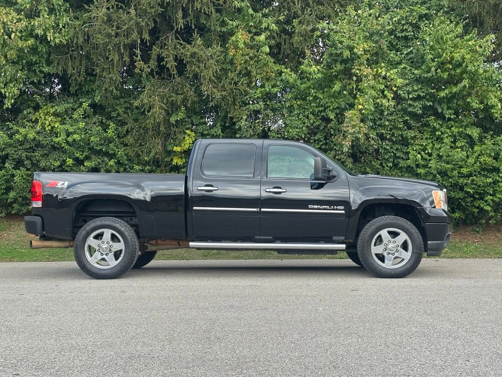 Used 2012 GMC Sierra 2500 Denali w/ Suspension Package, Off-Road image 5