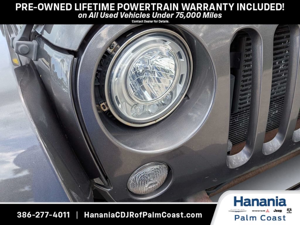 Used 2017 Jeep Wrangler Unlimited Sahara w/ Connectivity Group AWD/4WD image 9