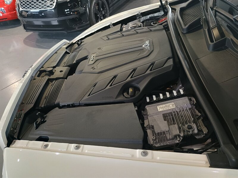 Used 2020 Bentley Bentayga AWD/4WD image 45